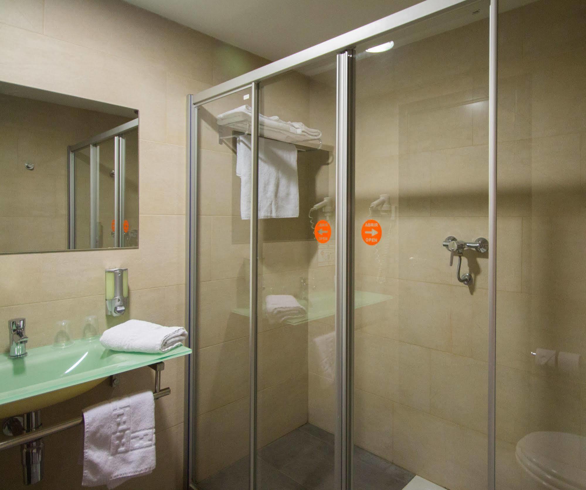 Barcelona Hotel 3*